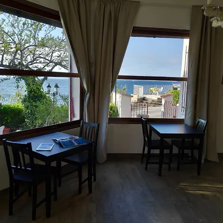 Hotel Astria Le Lavandou