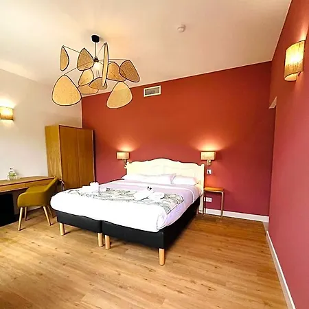 Astria Hotel 3*