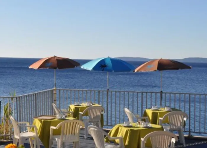 Astria Отель 3*